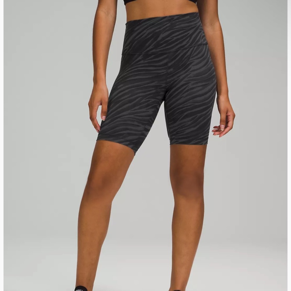 Lululemon Wunder Train High-Rise Short 8"